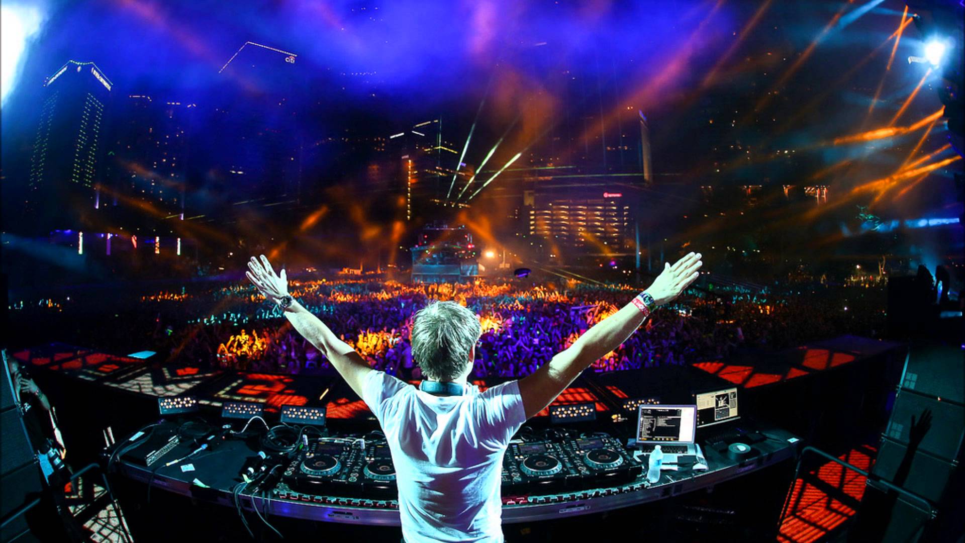 Tiësto Live